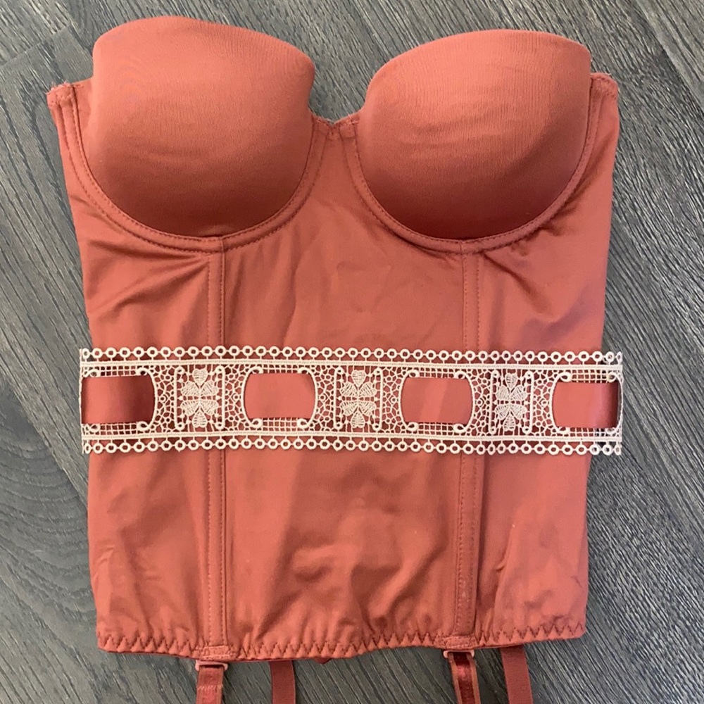 Corset lingerie - with lace and ribbon 32B